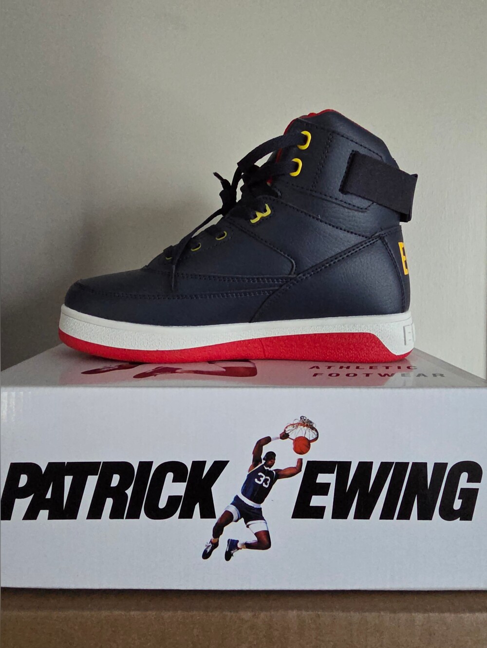 Ewing Shoes Women Size 8 new with box